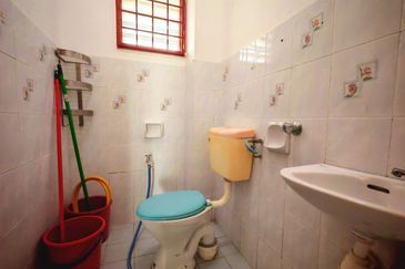 GOOD LOCATION Double Storey Terrace Taman Peak 208 Kajang Utama