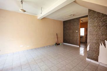 GOOD LOCATION Double Storey Terrace Taman Peak 208 Kajang Utama