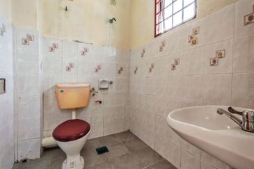 GOOD LOCATION Double Storey Terrace Taman Peak 208 Kajang Utama