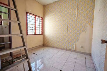 GOOD LOCATION Double Storey Terrace Taman Peak 208 Kajang Utama