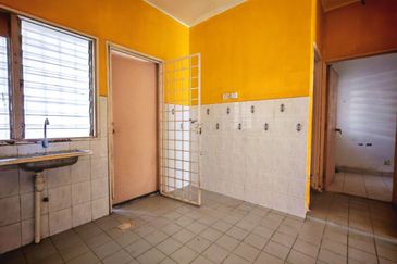 GOOD LOCATION Double Storey Terrace Taman Peak 208 Kajang Utama