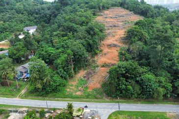 1.3 EKAR TANAH PERTANIAN CANTIK Sesapan Batu Kelubi Beranang 