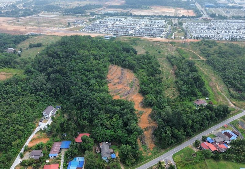 1.3 EKAR TANAH PERTANIAN CANTIK Sesapan Batu Kelubi Beranang 