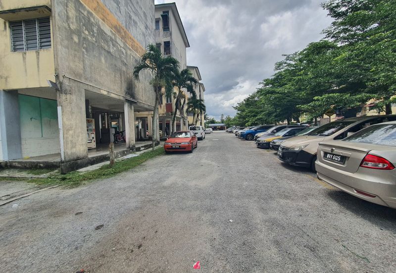 Taman Sri Tanjung (Semenyih) Flat
