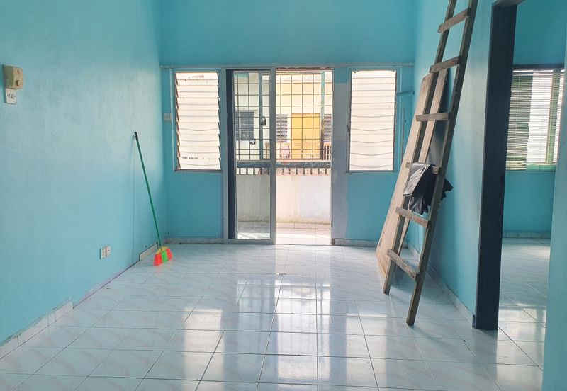 Taman Sri Tanjung (Semenyih) Flat