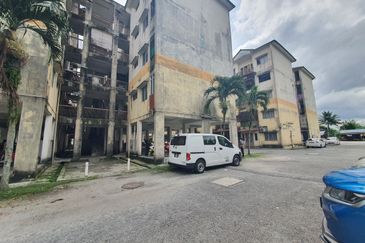 Taman Sri Tanjung (Semenyih) Flat