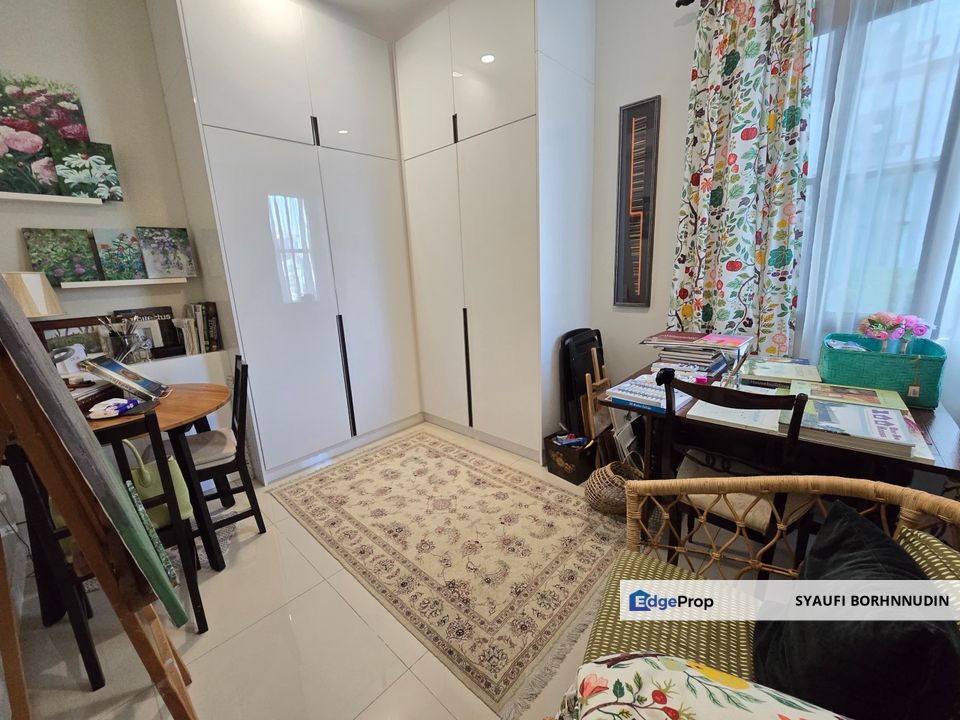 NICE HOUSE GARDEN VIEW GROUND FLOOR Isle Of Kamares Condominium Cyberjaya , Selangor, Cyberjaya