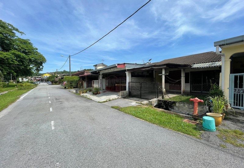FACING OPEN Single Storey Terrace Taman Teratai 