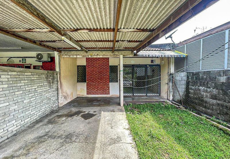 FACING OPEN Single Storey Terrace Taman Teratai 