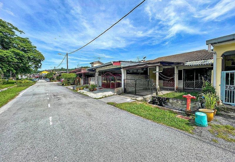 FACING OPEN Single Storey Terrace Taman Teratai 