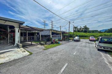 FACING OPEN Single Storey Terrace Taman Teratai 