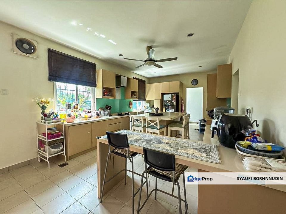 RENOVATED 2.5 Storey Semi D Sentosa Heights Kajang, Selangor, Kajang