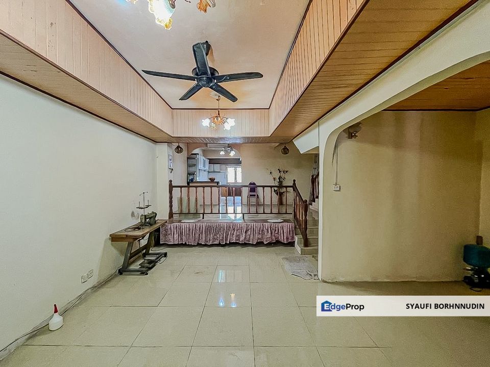 FACING OPEN RENOVATED Double Storey Terrace Taman Mudun Cheras , Selangor, Batu 9th Cheras