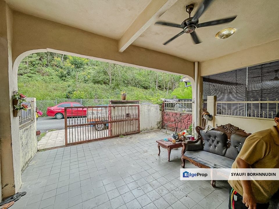 FACING OPEN RENOVATED Double Storey Terrace Taman Mudun Cheras , Selangor, Batu 9th Cheras