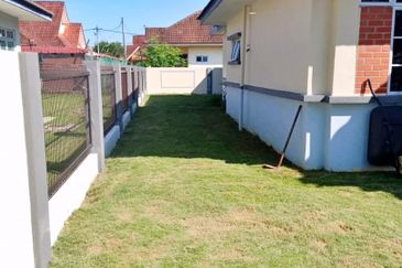 RUMAH CANTIK Banglo Setingkat Taman Pantai Sepang Putra Sg Pelek 