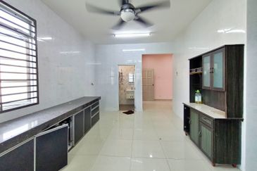 RUMAH CANTIK Banglo Setingkat Taman Pantai Sepang Putra Sg Pelek 