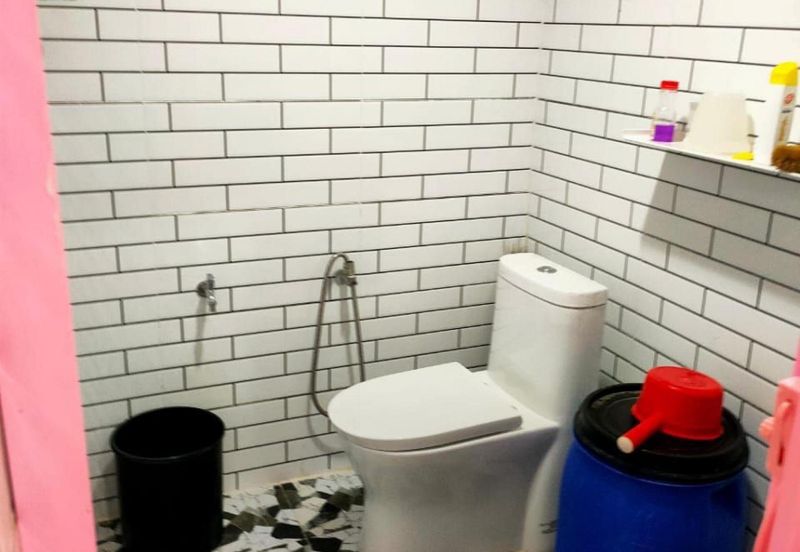 Tanah Status Bangunan ada Rumah Kecil Jenderam