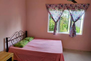 Tanah Status Bangunan ada Rumah Kecil Jenderam