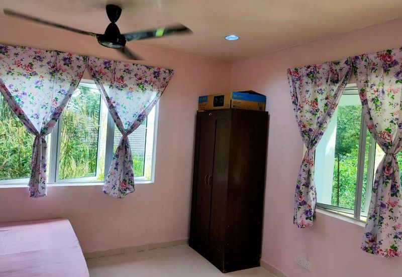 Tanah Status Bangunan ada Rumah Kecil Jenderam