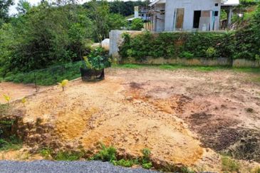 Tanah Status Bangunan ada Rumah Kecil Jenderam