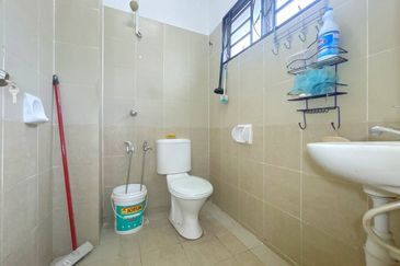 REFURBISHED Double Storey Terrace Taman Sutera 3 Kajang 