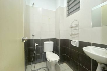 REFURBISHED Double Storey Terrace Taman Sutera 3 Kajang 