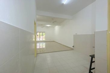 REFURBISHED Double Storey Terrace Taman Sutera 3 Kajang 