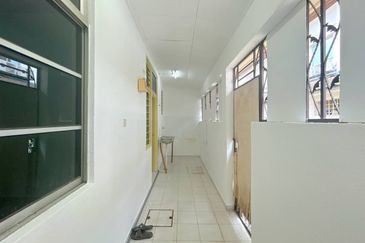 REFURBISHED Double Storey Terrace Taman Sutera 3 Kajang 