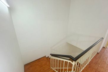 REFURBISHED Double Storey Terrace Taman Sutera 3 Kajang 