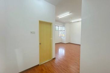 REFURBISHED Double Storey Terrace Taman Sutera 3 Kajang 
