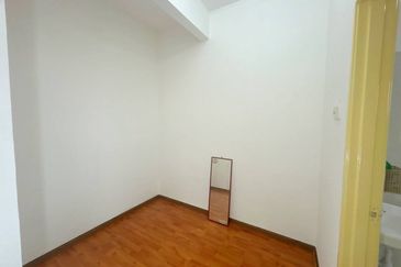 REFURBISHED Double Storey Terrace Taman Sutera 3 Kajang 