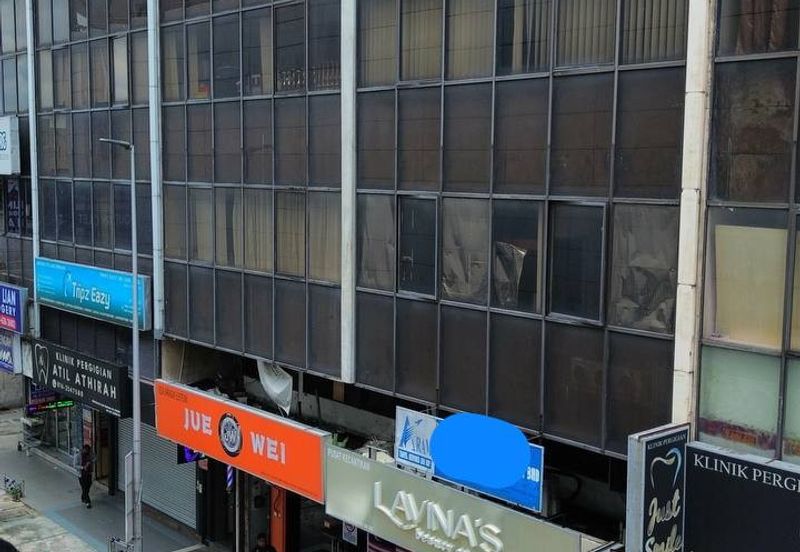 PRIME LOCATION 4.5 Storey Shoplot Opposite Ampang Point 