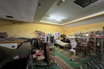 Strategic Location Double Storey Shoplot Pusat Perniagaan Gemilang Kota Warisan 