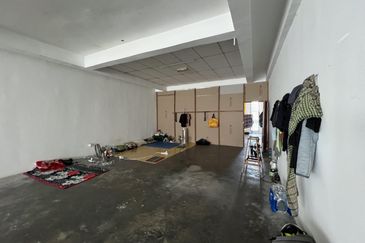 Strategic Location Double Storey Shoplot Pusat Perniagaan Gemilang Kota Warisan 