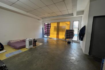 Strategic Location Double Storey Shoplot Pusat Perniagaan Gemilang Kota Warisan 