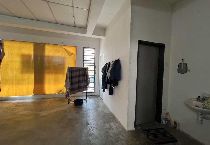 Strategic Location Double Storey Shoplot Pusat Perniagaan Gemilang Kota Warisan 