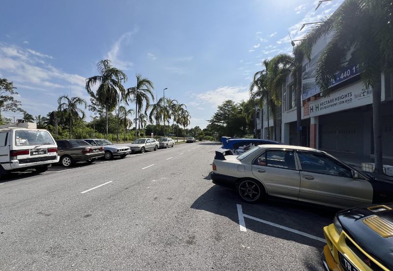 Strategic Location Double Storey Shoplot Pusat Perniagaan Gemilang Kota Warisan 