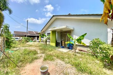 CORNER LOT Single Storey Terrace Taman Amanah Jenjarom 