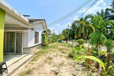 CORNER LOT Single Storey Terrace Taman Amanah Jenjarom 
