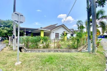 CORNER LOT Single Storey Terrace Taman Amanah Jenjarom 