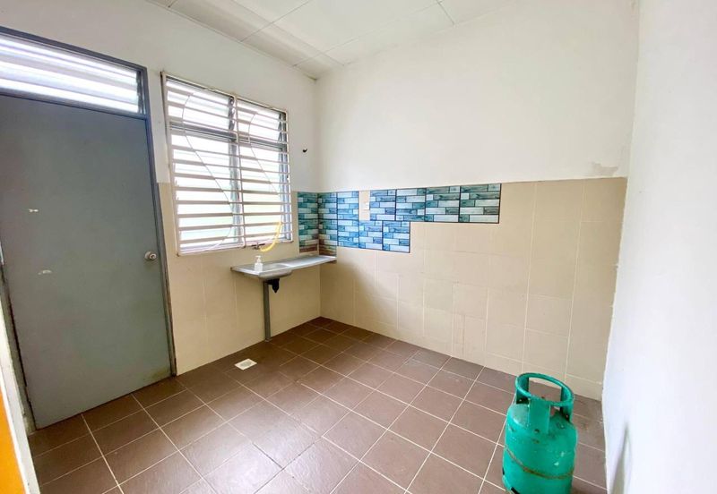 CORNER LOT Single Storey Terrace Taman Amanah Jenjarom 