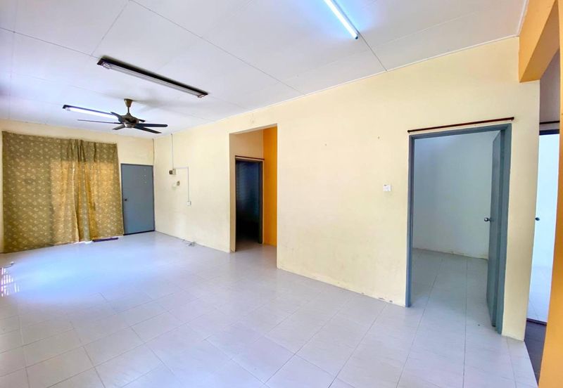 CORNER LOT Single Storey Terrace Taman Amanah Jenjarom 