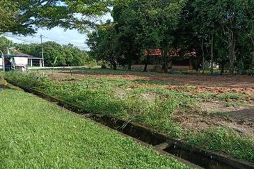 Below Market Lot Banglo Kg Sesapan Batu Mianangkabau Beranang 