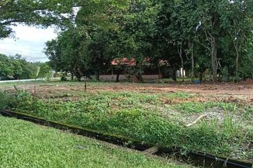 Below Market Lot Banglo Kg Sesapan Batu Mianangkabau Beranang 