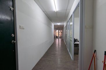 Below Mv Fully Tenanted Double Storey Shoplot Plaza Jelutong 