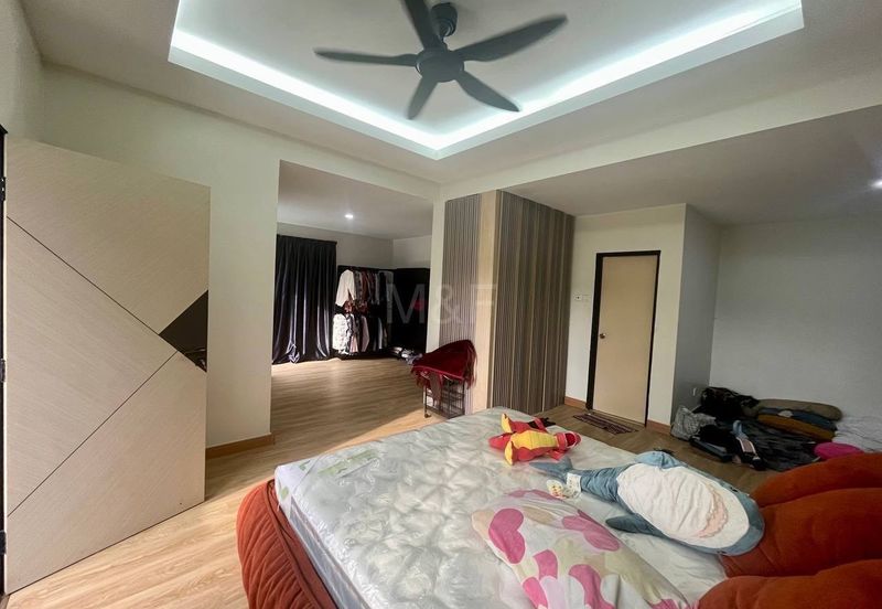 Renovated Corner Lot Double Storey Semi D Taman Mentari Semenyih 