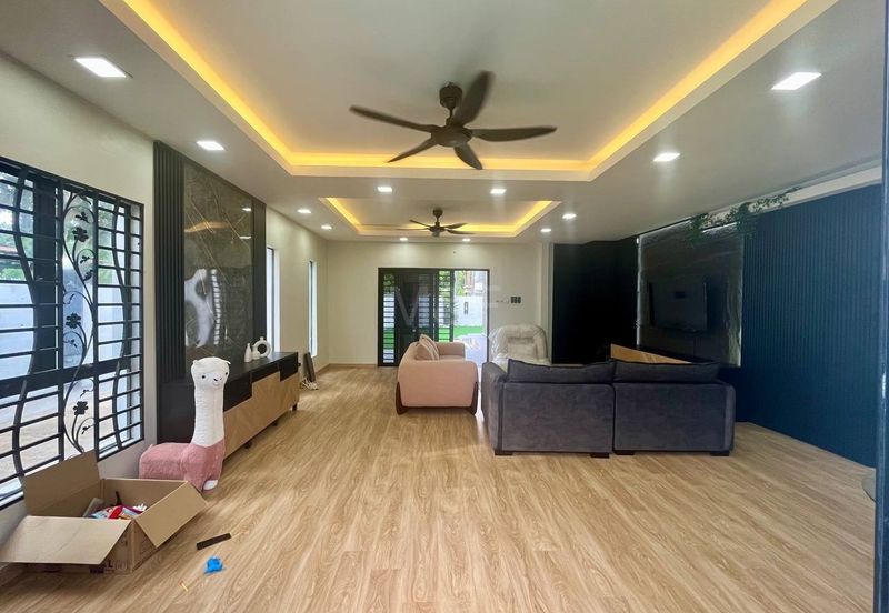 Renovated Corner Lot Double Storey Semi D Taman Mentari Semenyih 