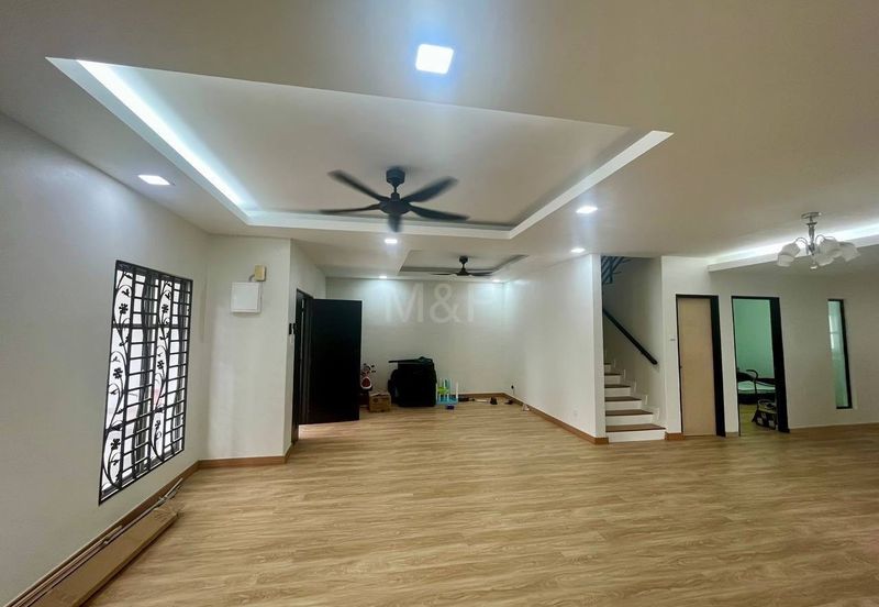 Renovated Corner Lot Double Storey Semi D Taman Mentari Semenyih 