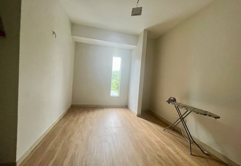 Renovated Corner Lot Double Storey Semi D Taman Mentari Semenyih 