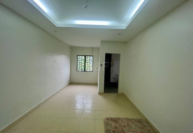 Renovated Corner Lot Double Storey Semi D Taman Mentari Semenyih 